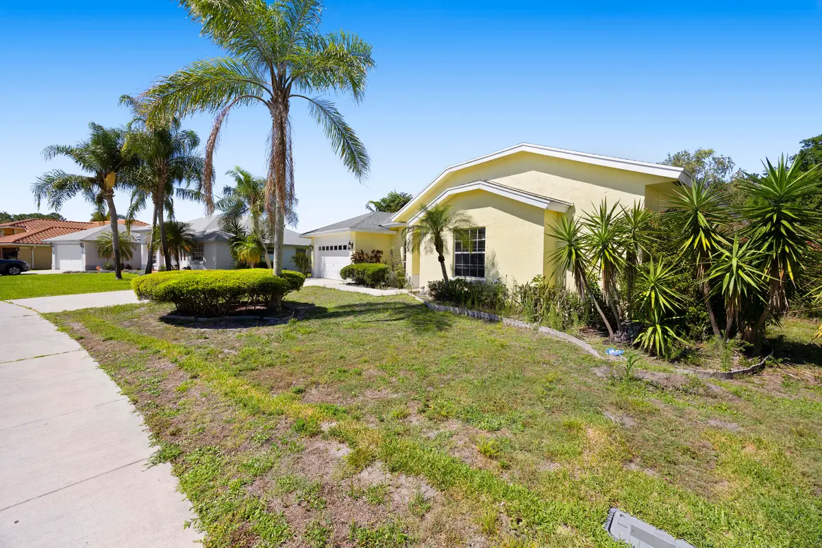 4/2 Home in Royal Palm Beach at 105 Monterey Way, Royal Palm Beach