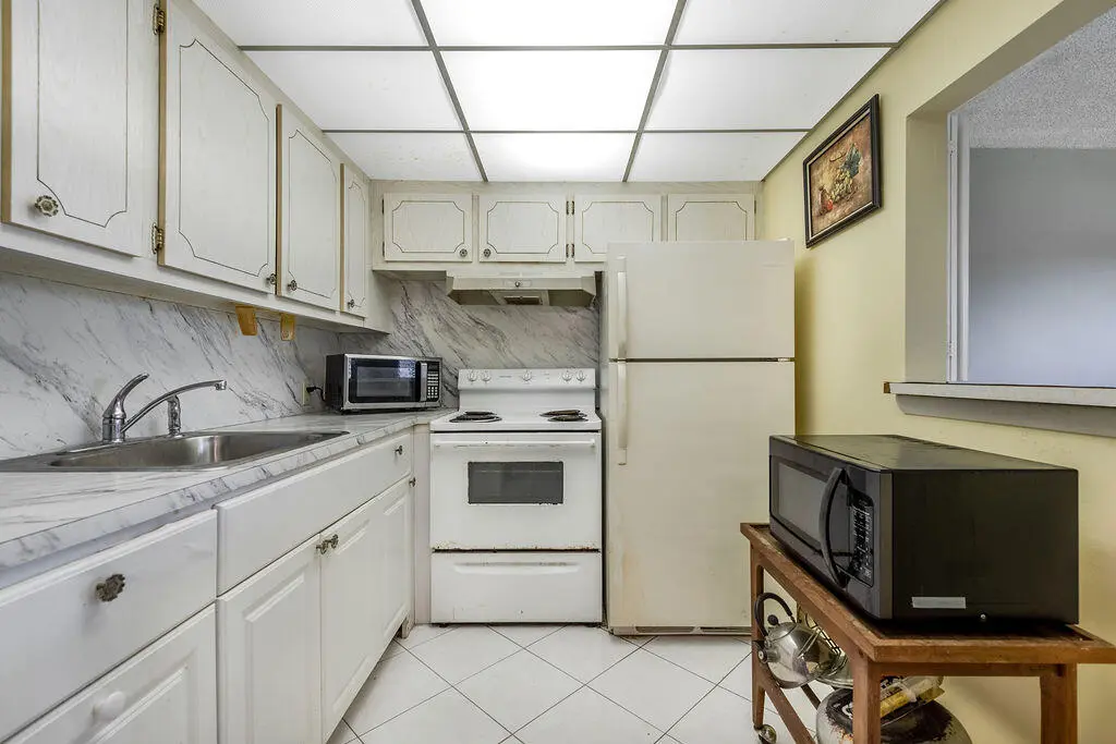 301PrestonH-5 at 301 Preston H 301, Boca Raton