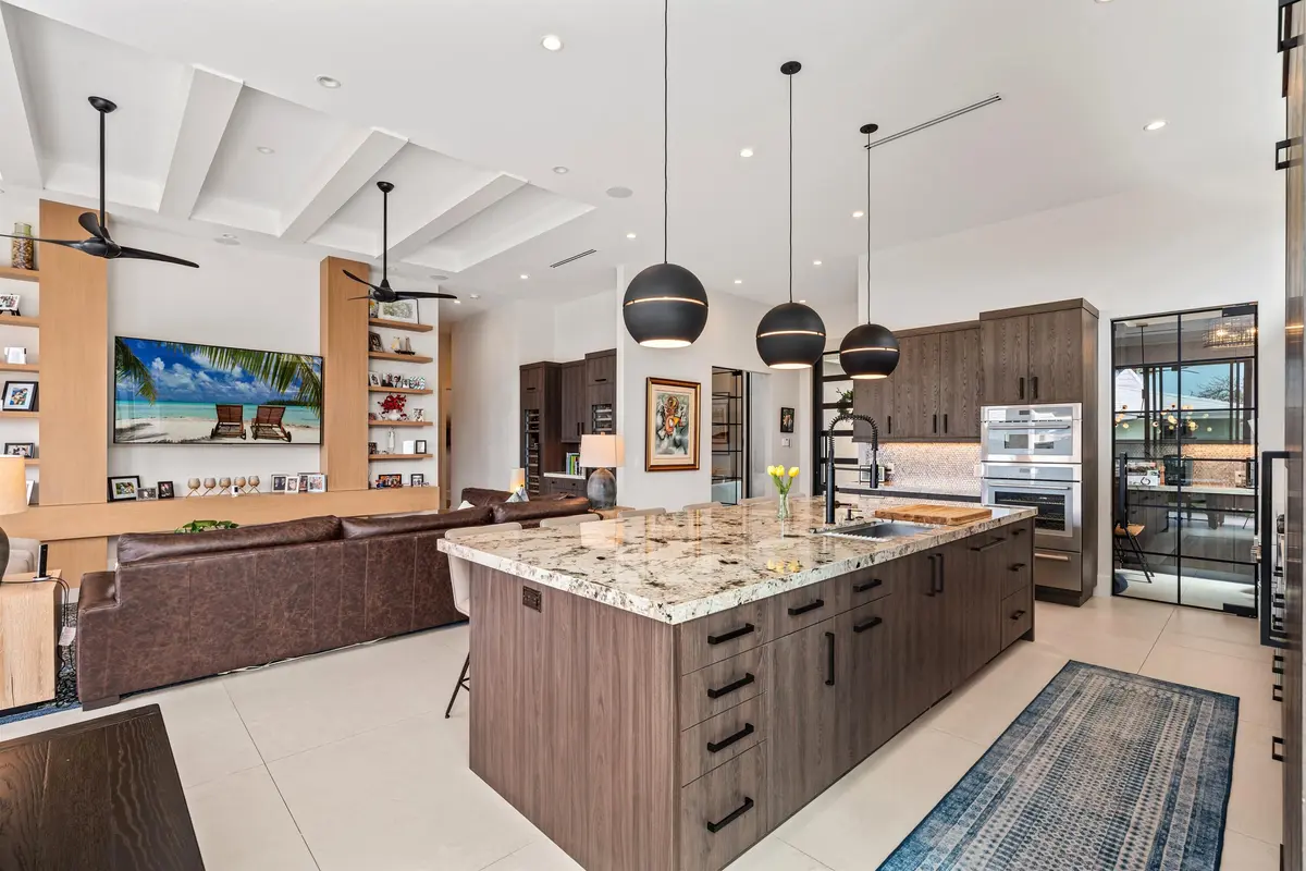 KITCHEN_RIGHT_ANGLE_2_DT_RT at 2880 NE 35th Street, Lighthouse Point