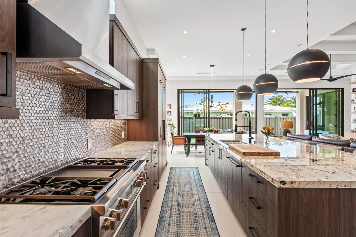 KITCHEN_STRAIGHT_DT at 2880 NE 35th Street, Lighthouse Point