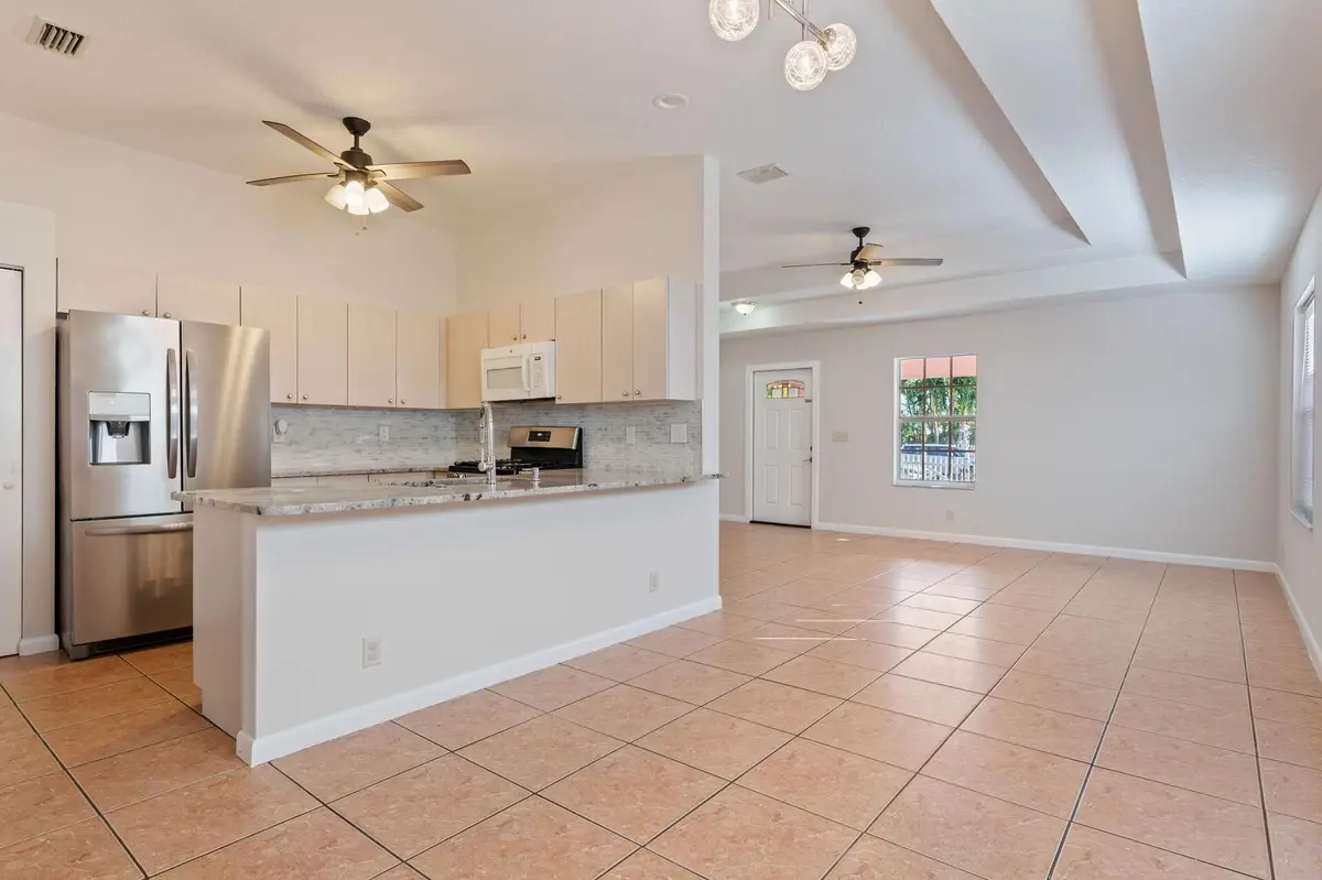 Living area unit 1 at 623 N L Street 1 (left Side), Lake Worth Beach
