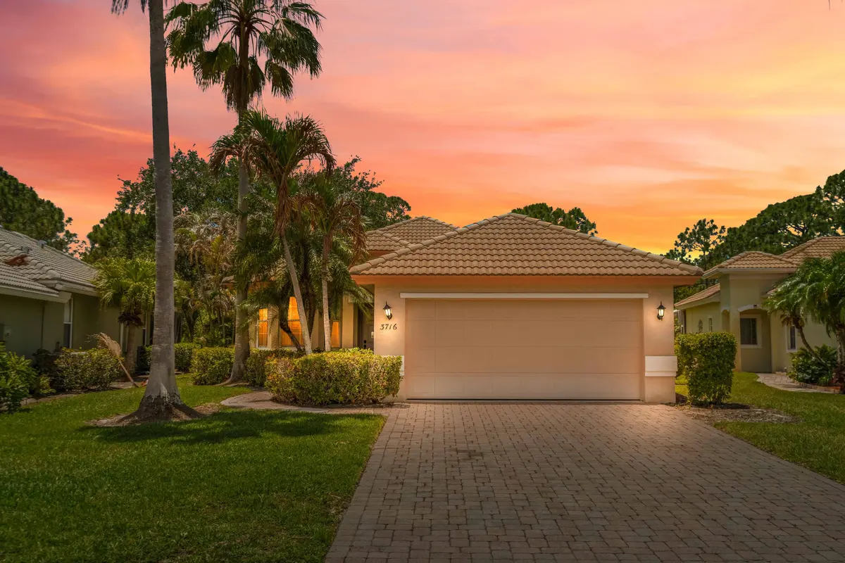 DSC03651_Twilight at 3716 NW Deer Oak Drive, Jensen Beach