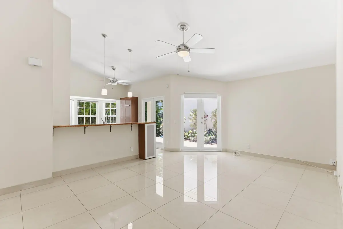 6-web-or-mls-AR Media 6 at 1472 Garden Road, Weston