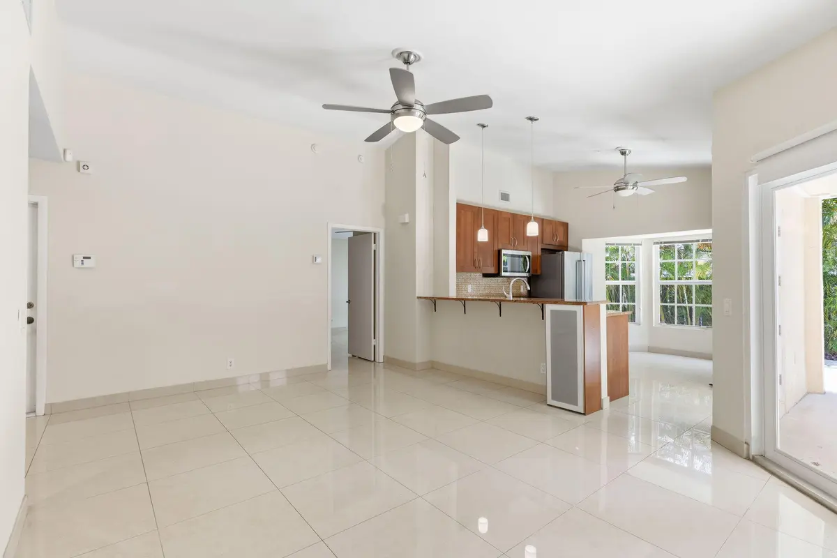 7-web-or-mls-AR Media 7 at 1472 Garden Road, Weston