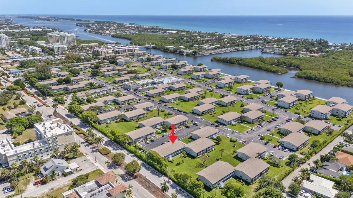 Aerial at 740 W Horizons W 203, Boynton Beach