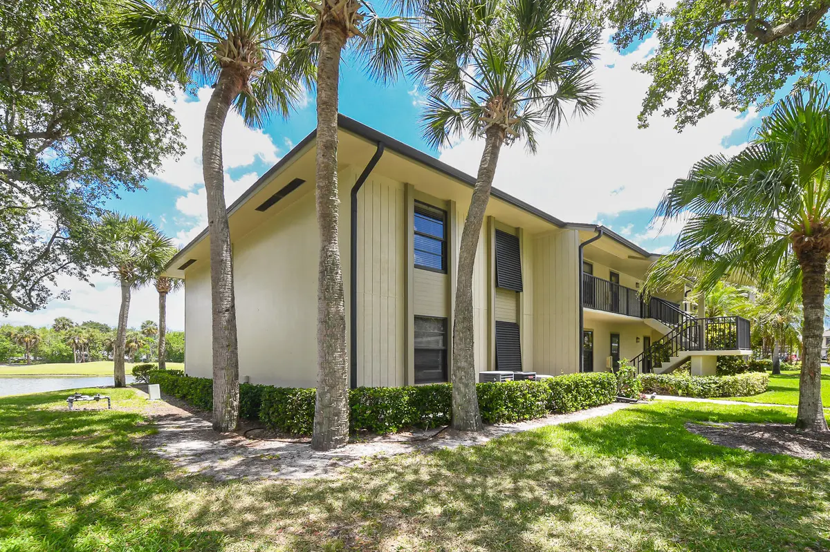 LR-8106 at 20 Plantation Drive 101, Vero Beach