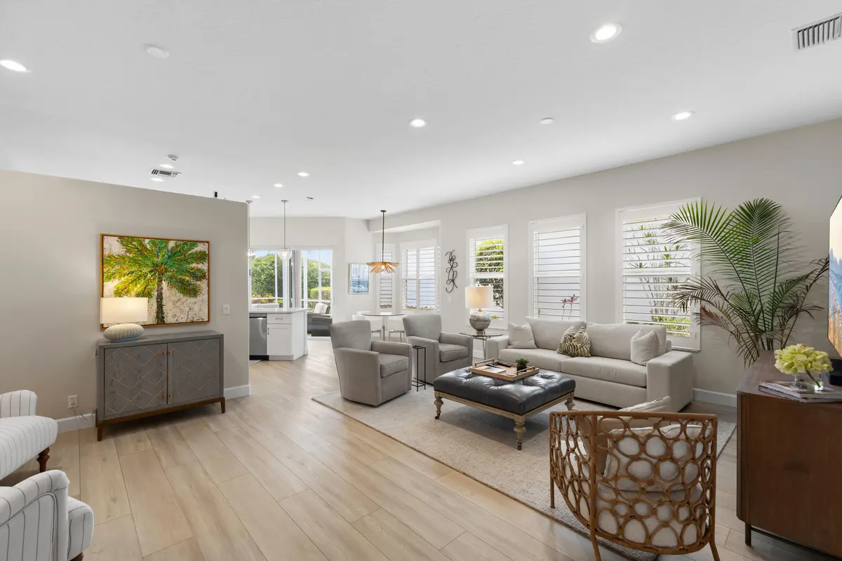 Living room at 1009 Diamond Head Way, Palm Beach Gardens