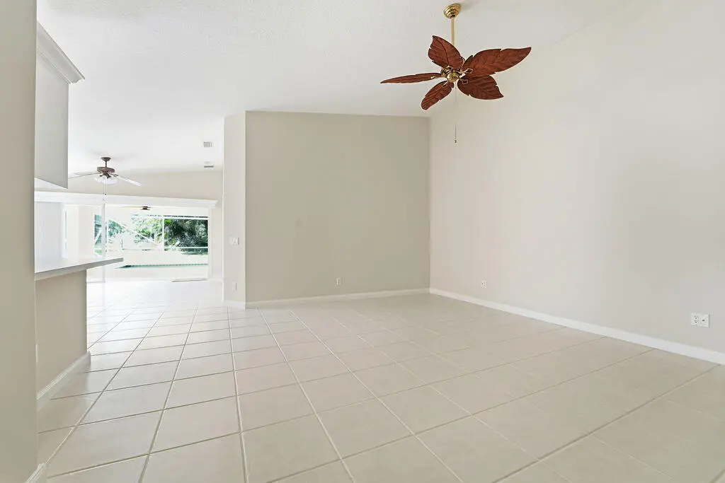 050826-197 at 8439 SE Retreat Drive, Hobe Sound