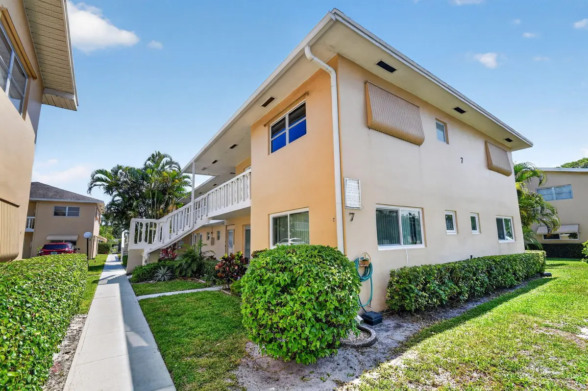 Outside 4 at 2111 NE 1st Court 204, Boynton Beach
