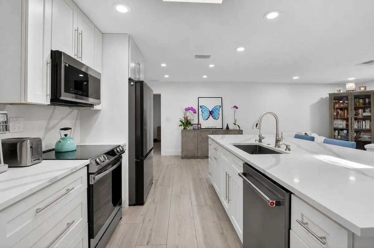 Kitchen at 658 NW 7th Avenue, Boca Raton