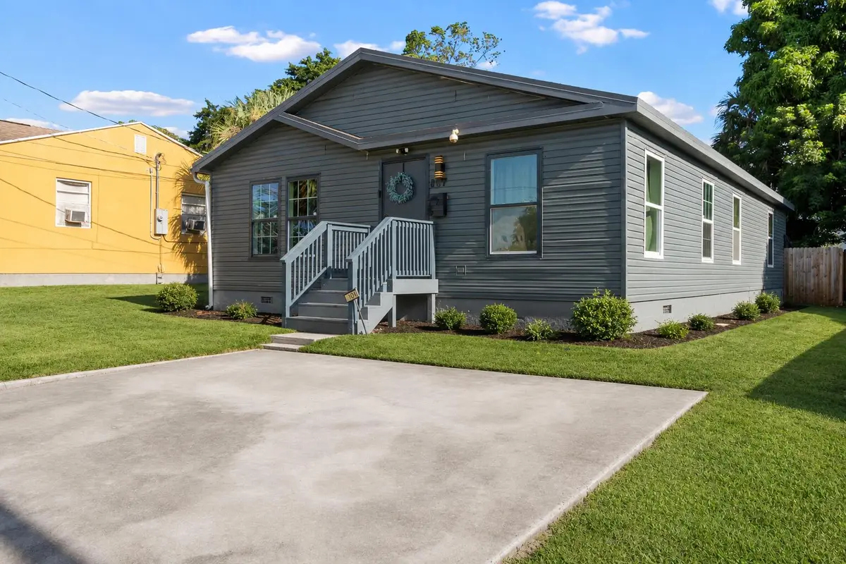 9cb02eb9-512e-4387-9bbc-210d72762712 at 807 Grant Street, West Palm Beach