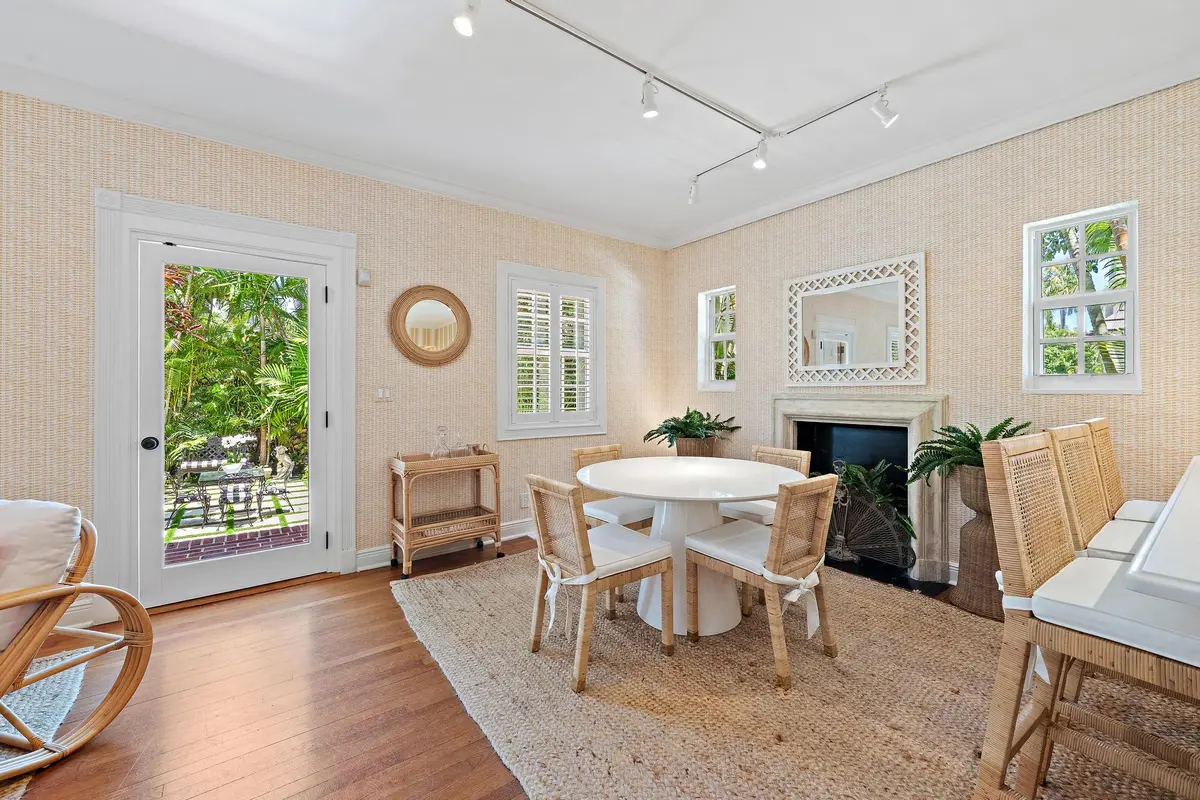 Dining area at 151 S County Road 1st Fl, Palm Beach