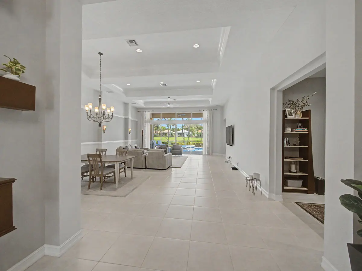 19-web-or-mls-021 at 76 Laguna Drive, Palm Beach Gardens