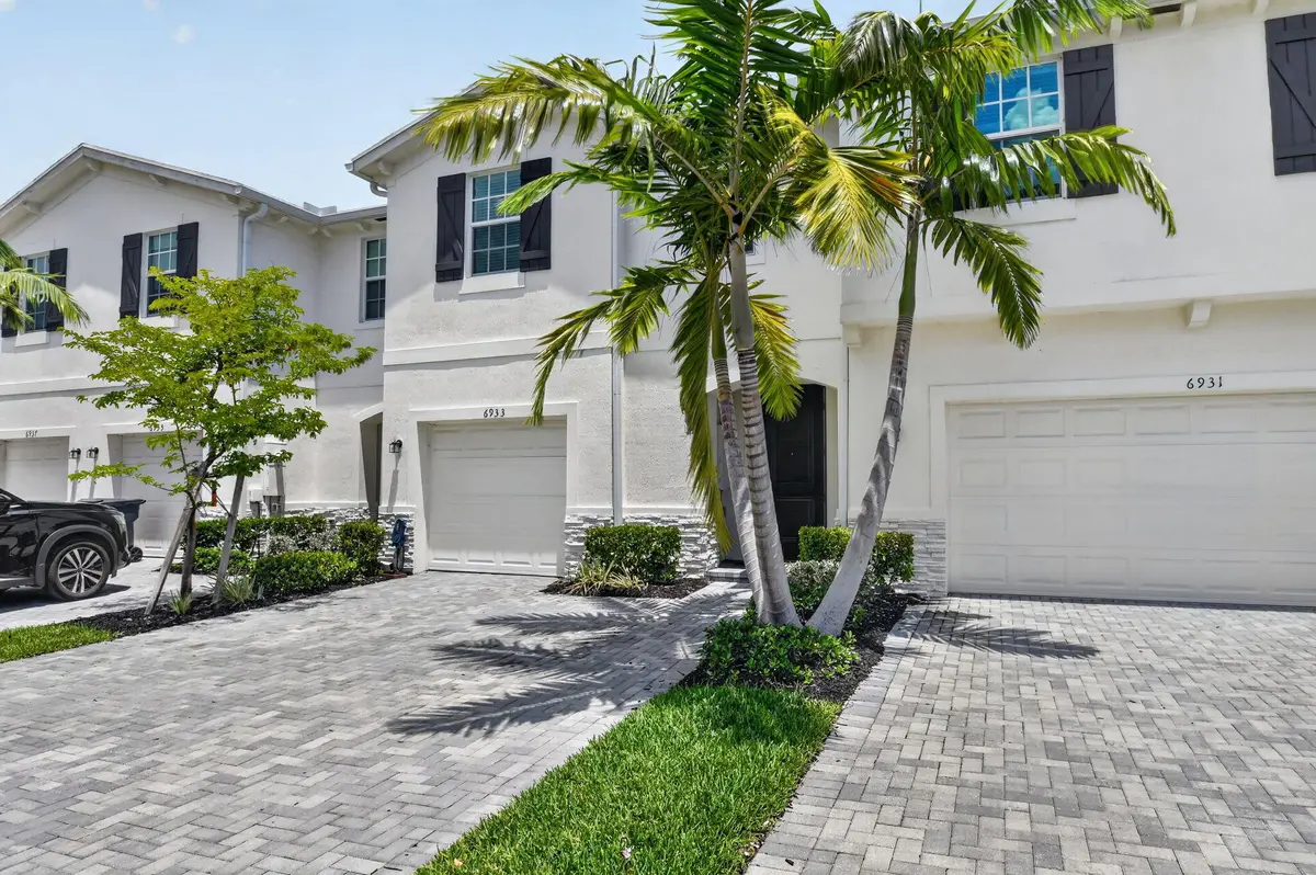 3-web-or-mls-DSC_7707 at 6933 N Harbours Edge Avenue, Lake Worth