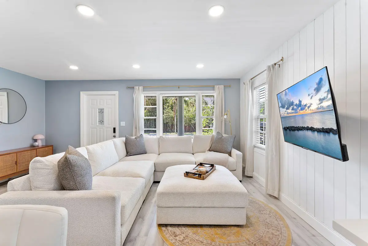 Living Area at 961 32nd Street, West Palm Beach