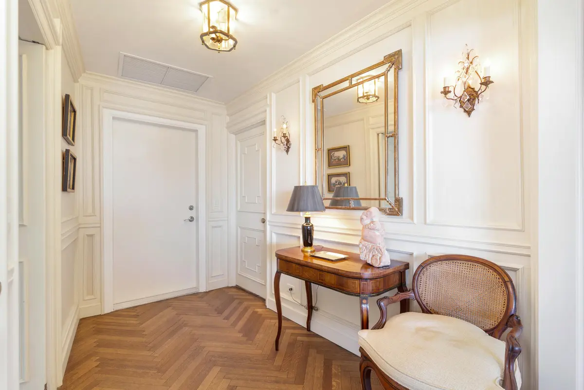 low-1 at 389 S Lake Drive Phb, Palm Beach