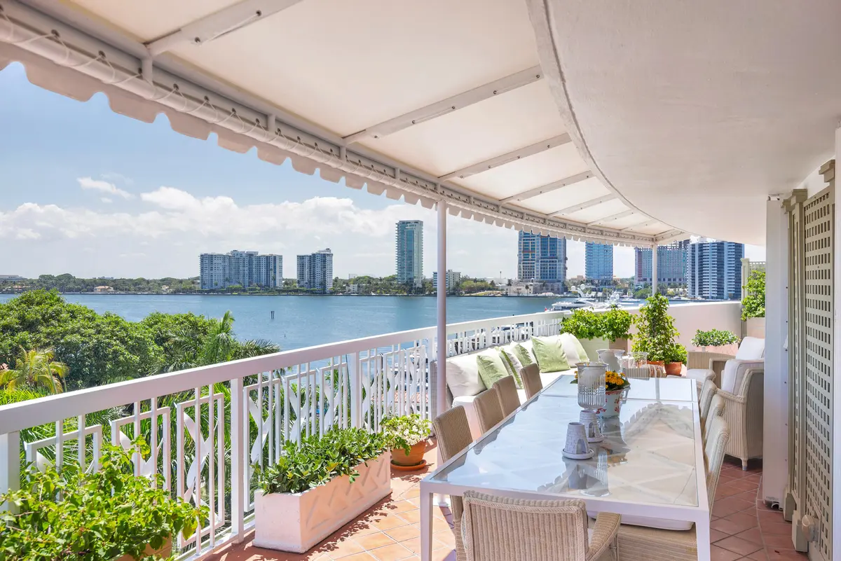 low-31 at 389 S Lake Drive Phb, Palm Beach