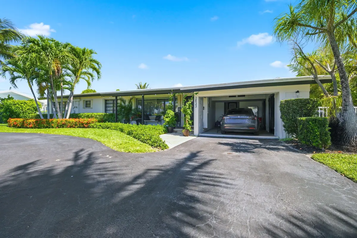 3-web-or-mls-IMG_6837 at 2433 NE 24th Street, Lighthouse Point