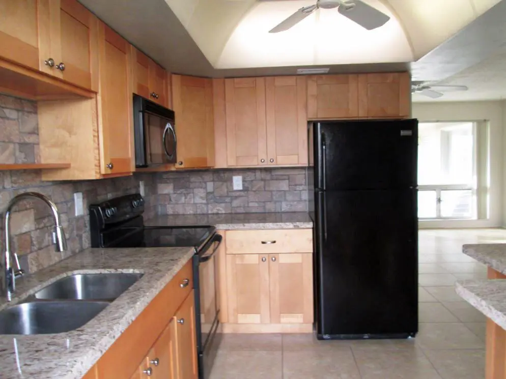 lb10 at 1911 NE 27th Court 3, Lighthouse Point