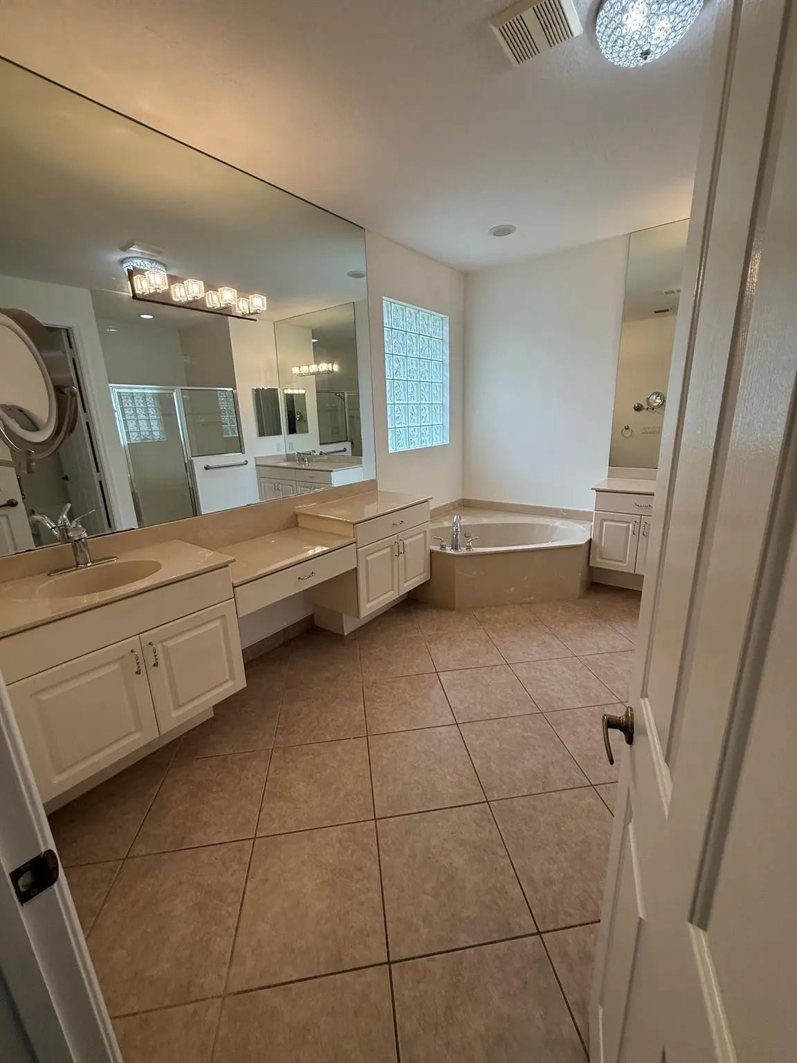 Photo 7 at 12039 Oakvista Drive, Boynton Beach