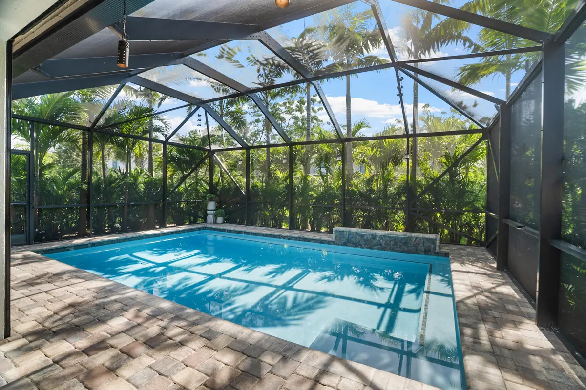 20 (3) at 4463 Providence Way, Oakland Park