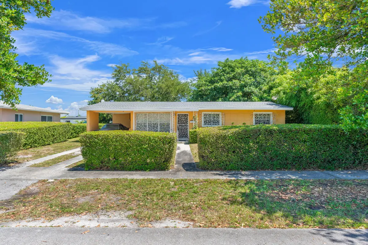 2-web-or-mls-1261 NW 172nd St, Miami, FL at 1261 NW 172nd Street, Miami Gardens