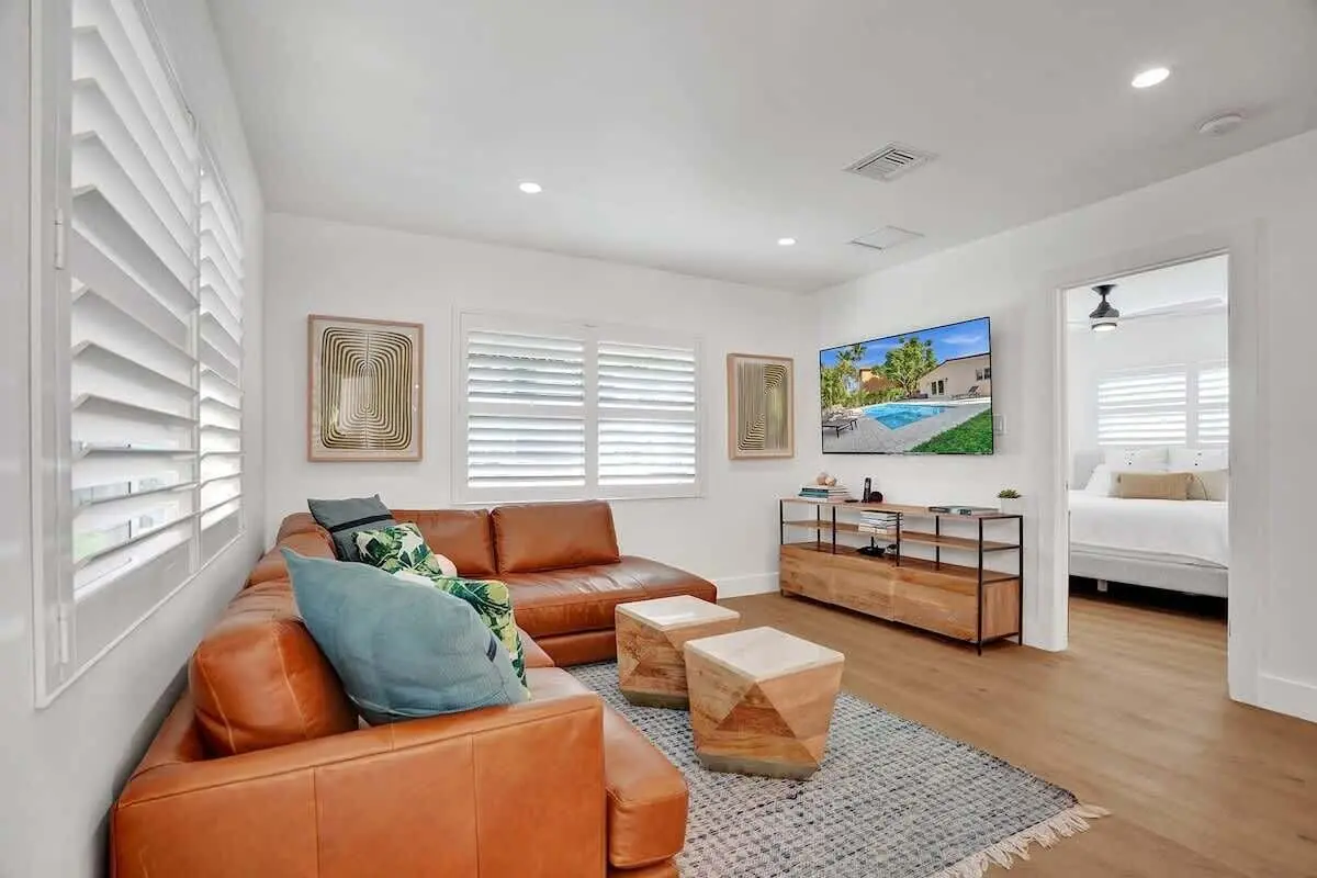 673cddc7e9b4a80067b624e9-678872153051363 at 1043 N Victoria Park Road 1-2, Fort Lauderdale