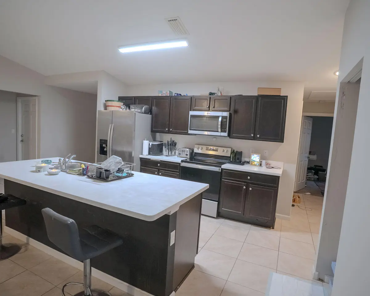 2HS00683-HDR at 2325 SE Calcutta Circle, Port St. Lucie