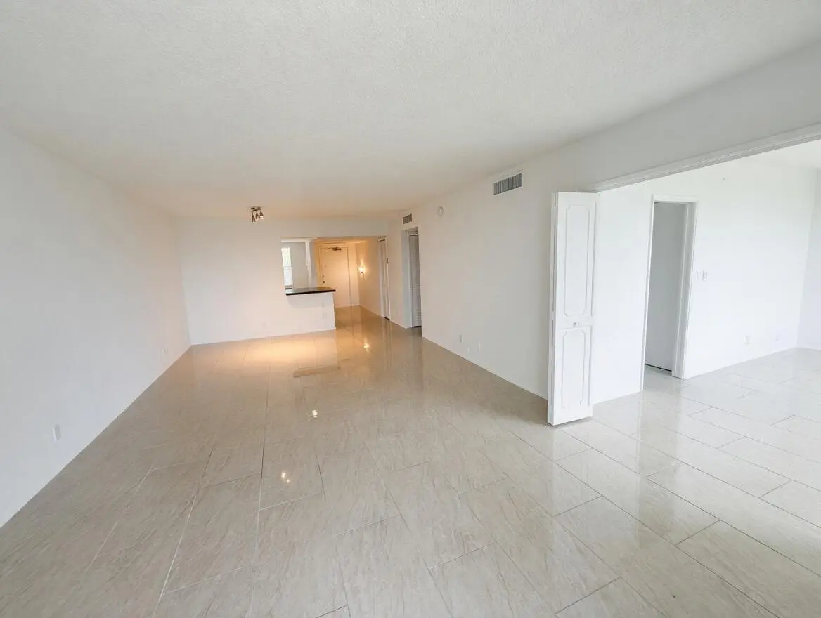 IMG_1008 at 605 Oaks Drive 602, Pompano Beach