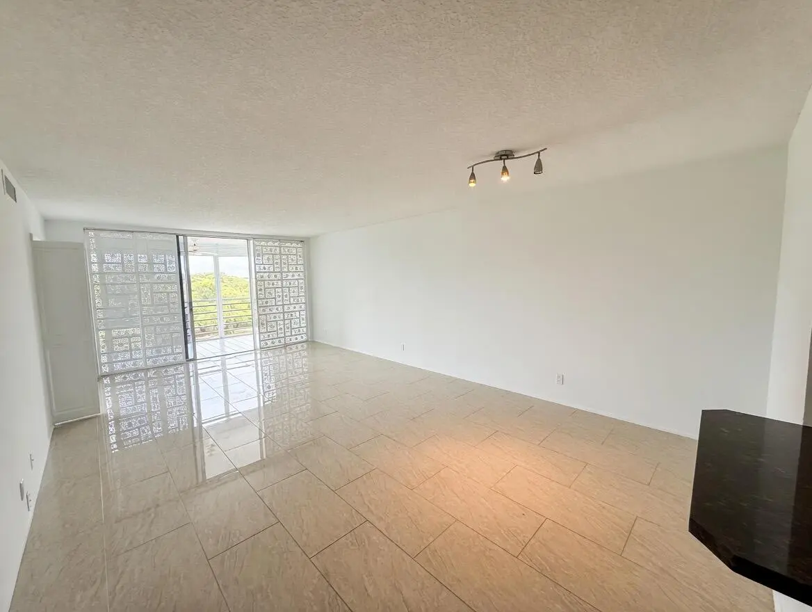 IMG_1013 at 605 Oaks Drive 602, Pompano Beach
