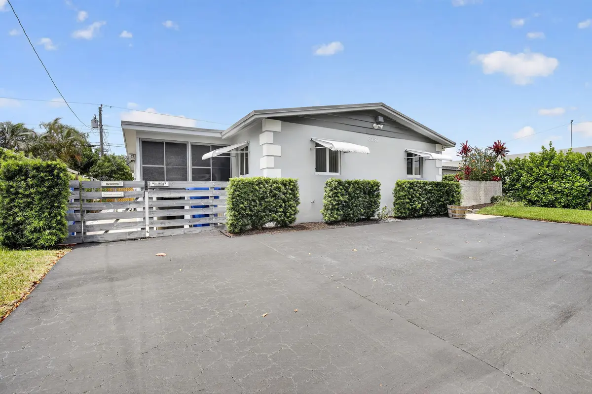 3-web-or-mls-_A7A2588 at 6281 Moseley Street 1-2, Hollywood