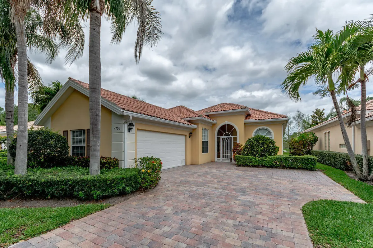 Front View at 4705 Dovehill Drive, Palm Beach Gardens