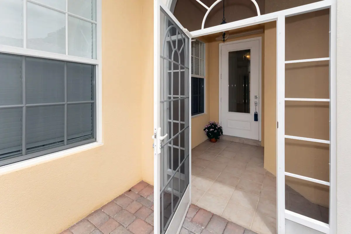 Front Entrance at 4705 Dovehill Drive, Palm Beach Gardens