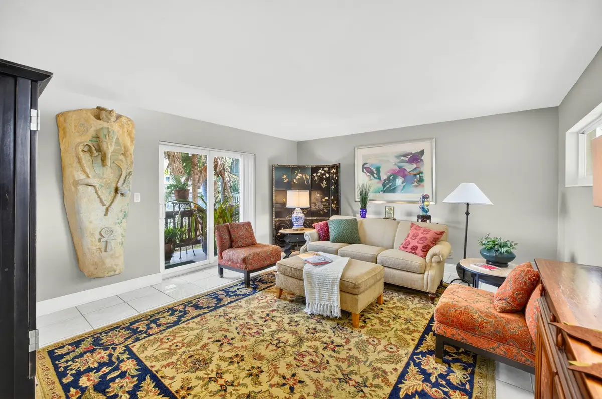 3 Living Room at 4001 NE 14th Avenue, Oakland Park