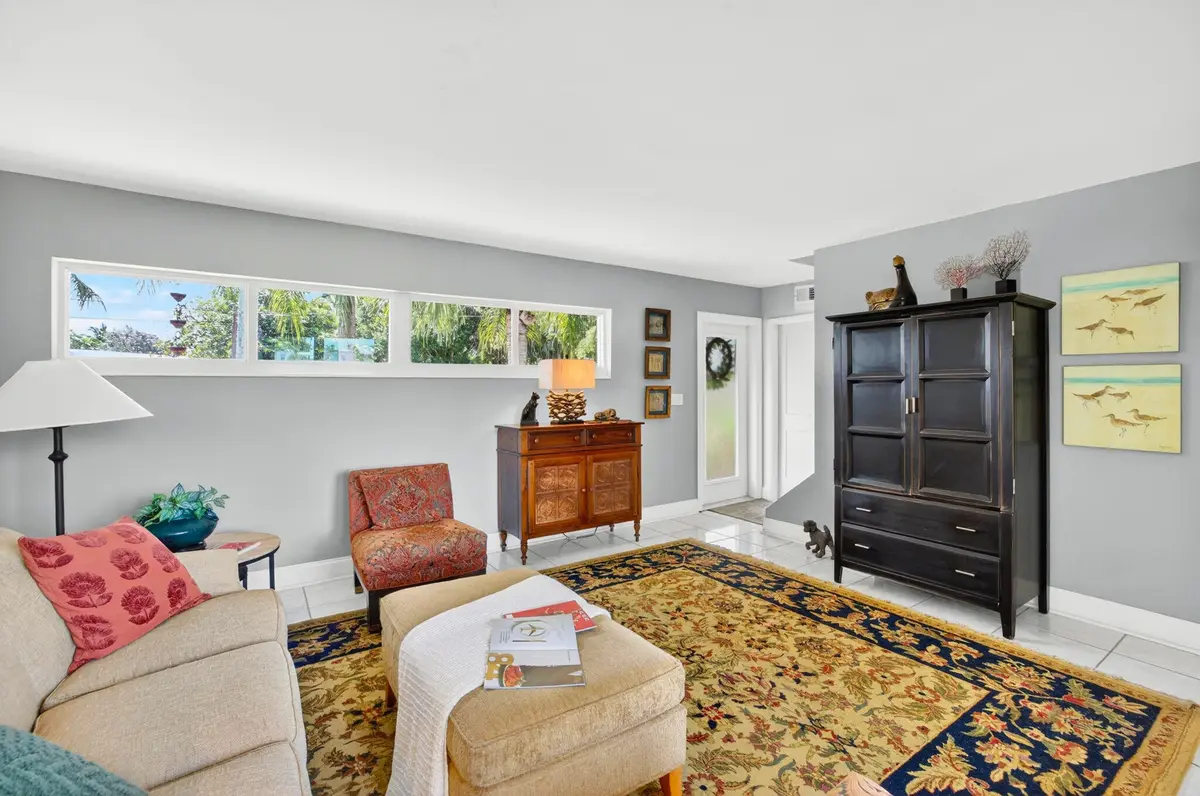 6 Living Room at 4001 NE 14th Avenue, Oakland Park