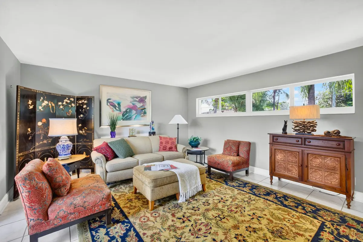 7 Living Room at 4001 NE 14th Avenue, Oakland Park