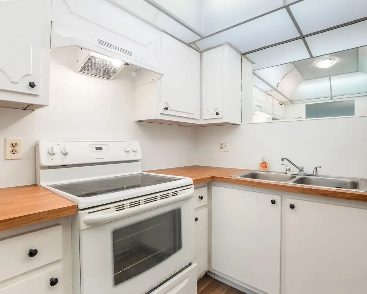 Photo 2 at 6201 N Falls Cir Drive 109, Lauderhill