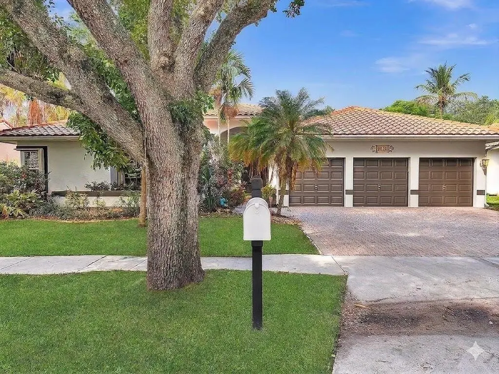 WhatsApp Image 2026-05-13 at 14.04.33 at 3420 Washington Lane, Cooper City