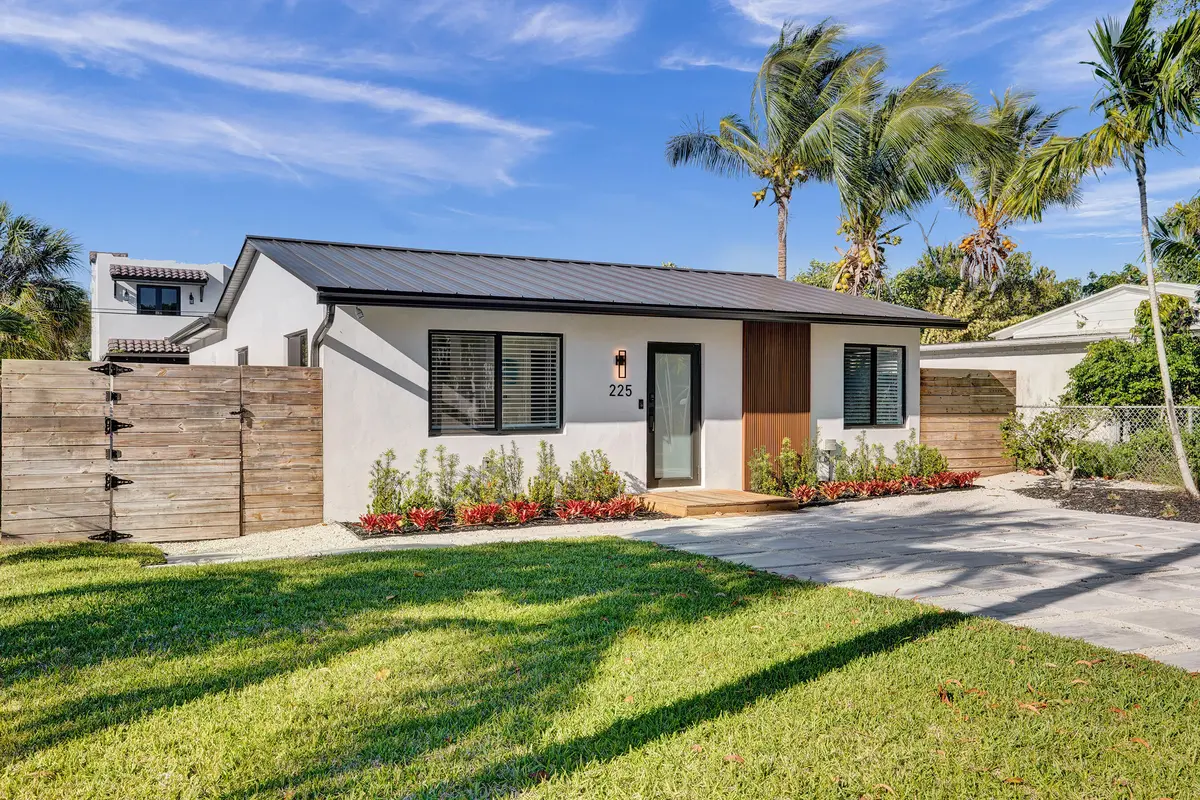 Dell Park at 225 NE 10th Street, Delray Beach
