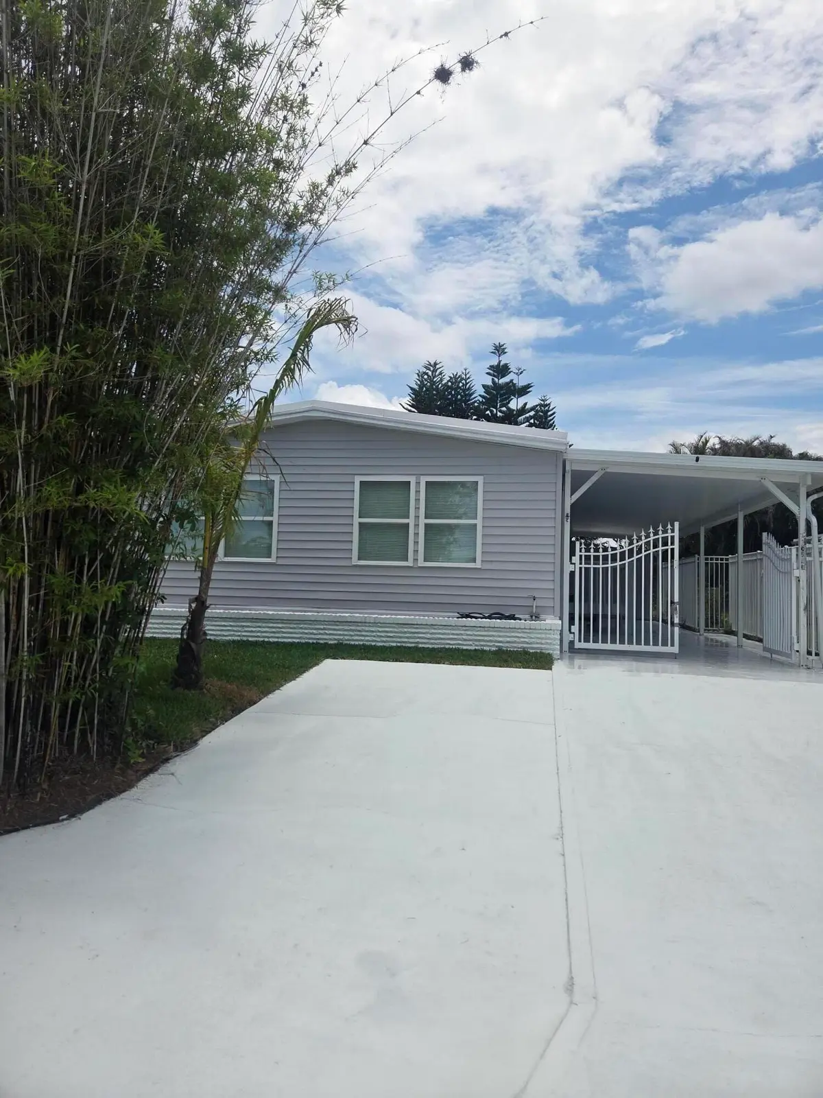 front 3 at 6950 SE Congress Street, Hobe Sound