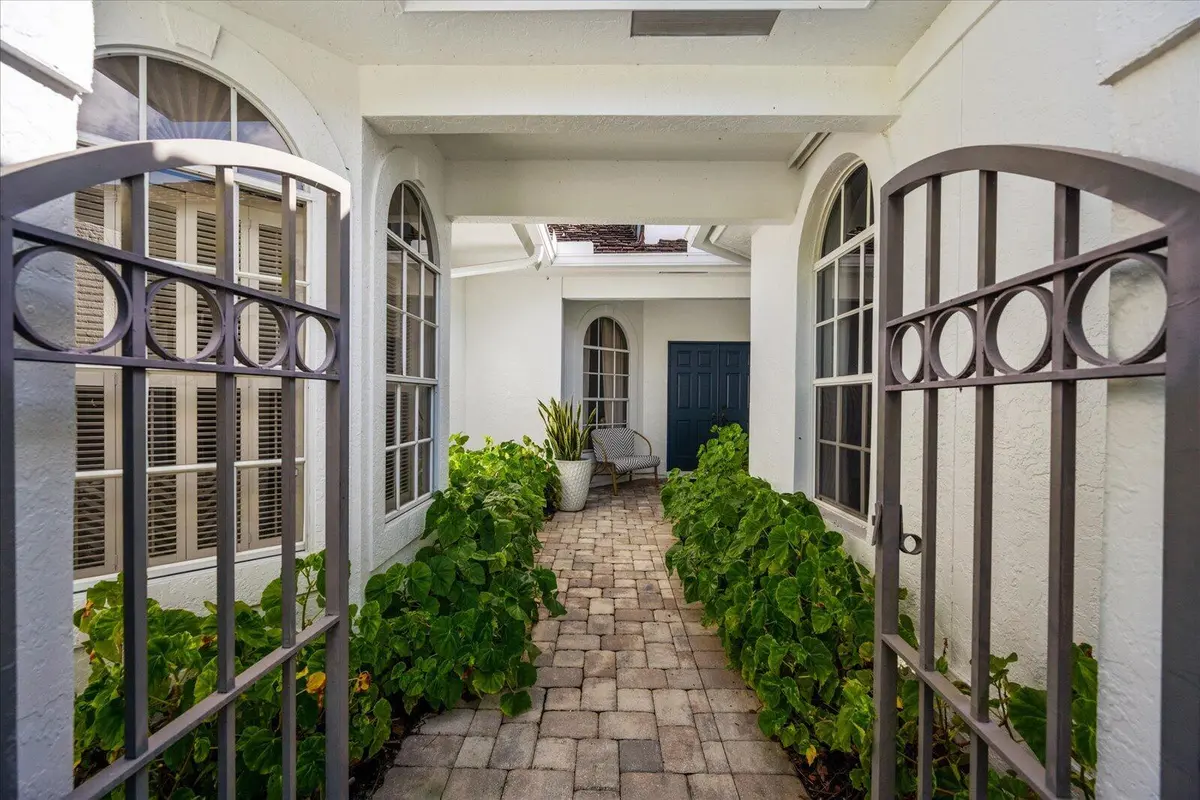 Courtyard Entry at 2466 Muir Circle, Wellington