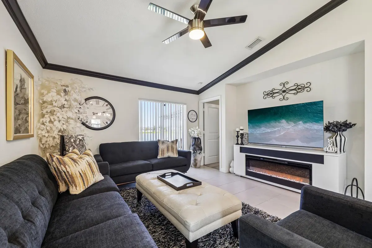 6-web-or-mls-Bent Creek Dr-S0805-006 at 923 Bent Creek Drive, Fort Pierce