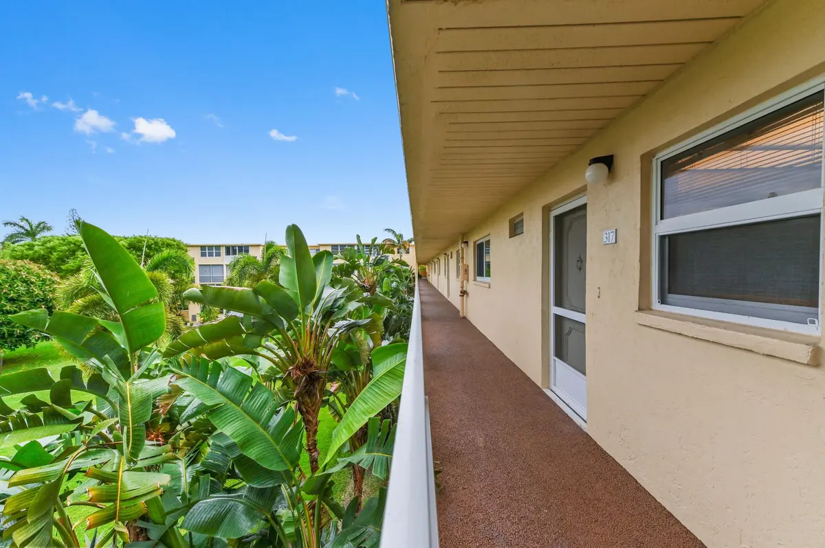 04 Entry 02 at 2615 NE 3rd Court 3170, Boynton Beach