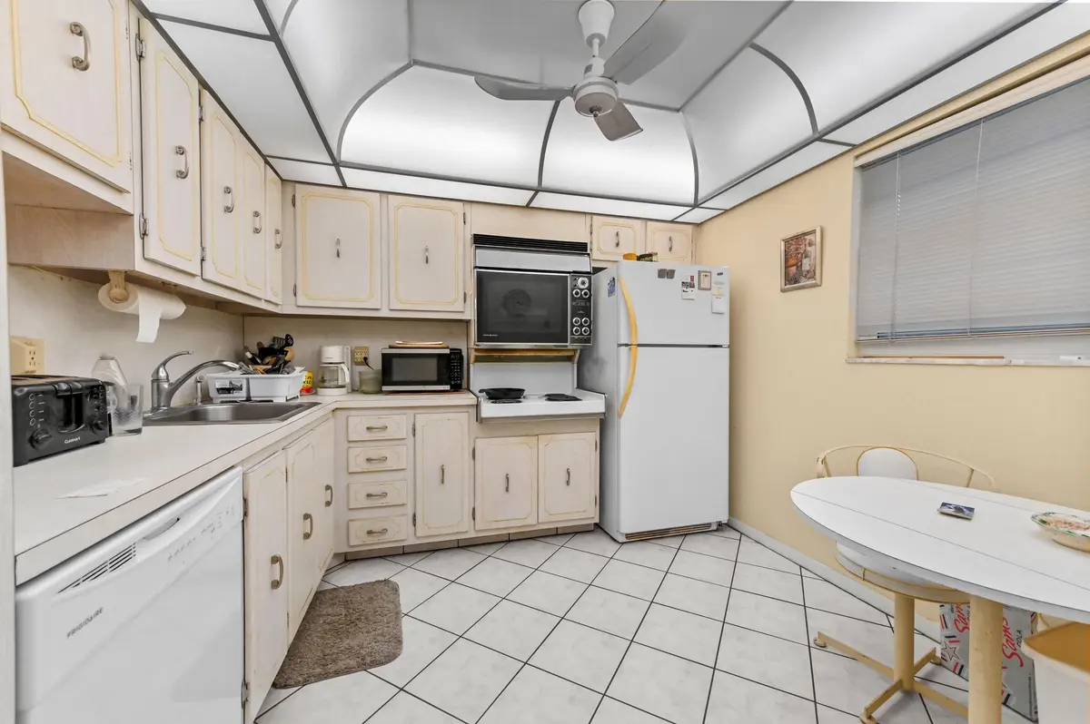 07 Kitchen 02 at 2615 NE 3rd Court 3170, Boynton Beach