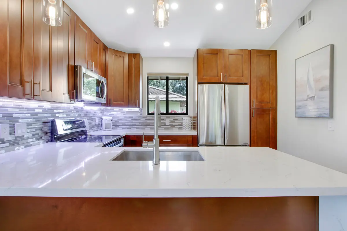 Kitchen at 533 Club Drive, Palm Beach Gardens