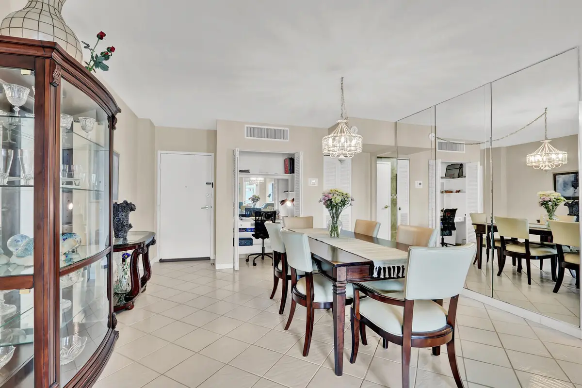 Desk at 3450 S Ocean Boulevard 327, Palm Beach