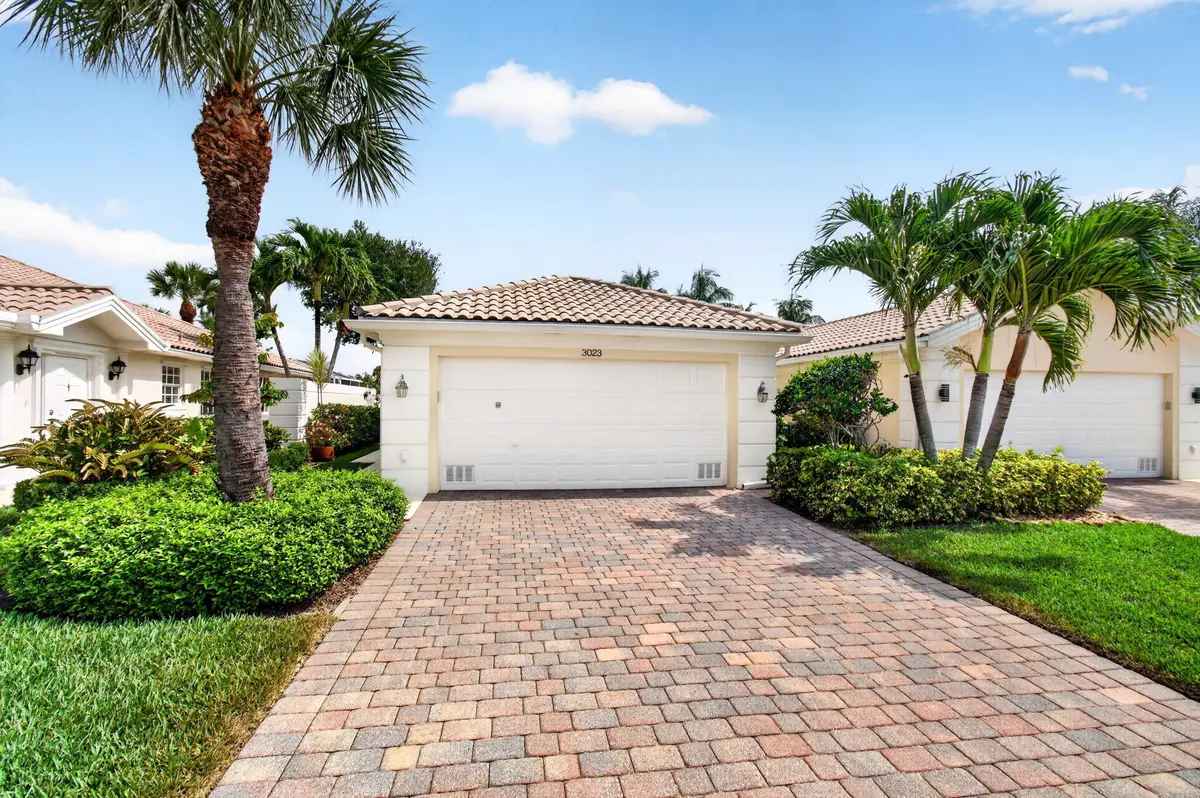 Front View at 3023 Verdmont Lane, Wellington