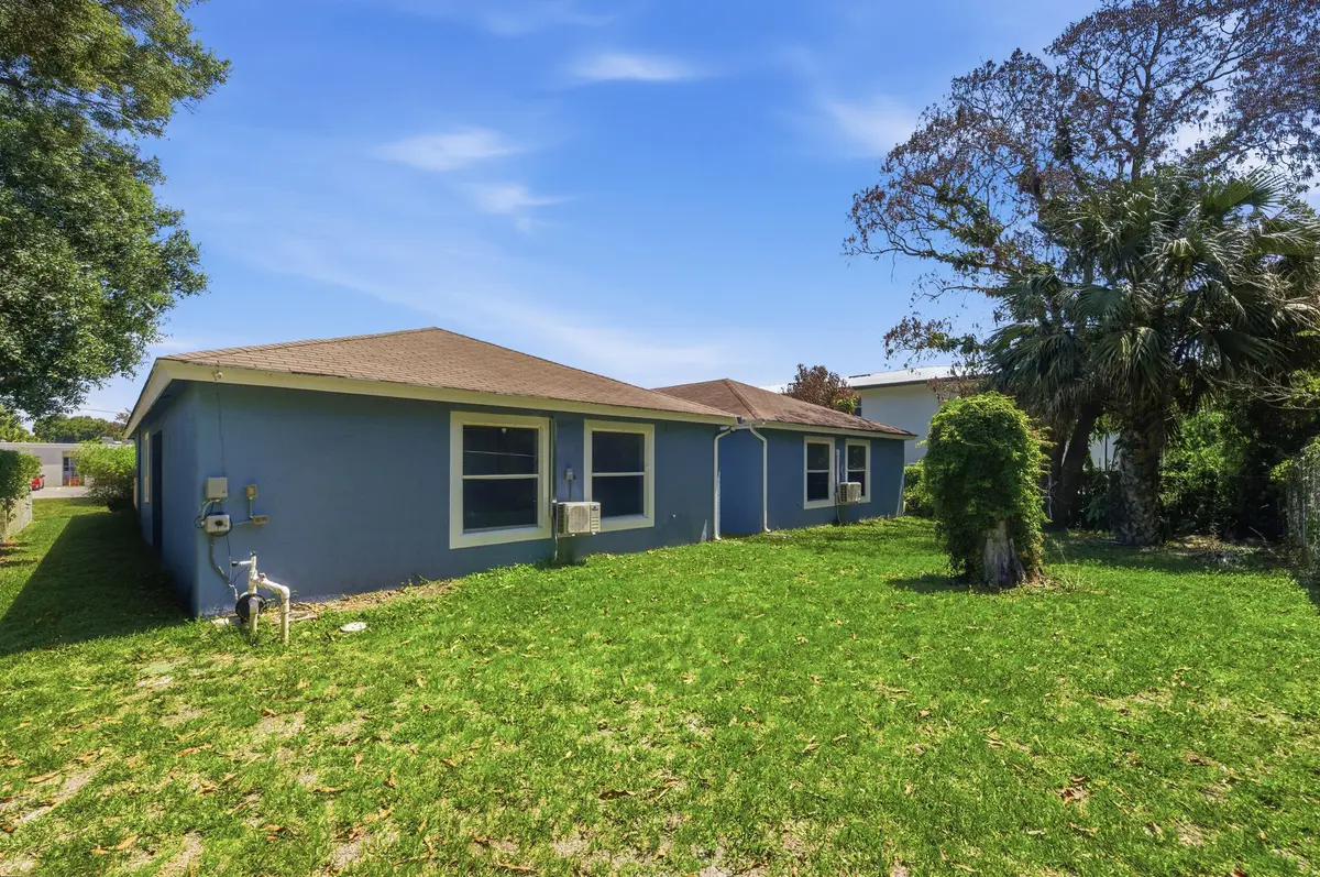 48__d4s9956 at 1311 Emerald Terrace, Fort Pierce