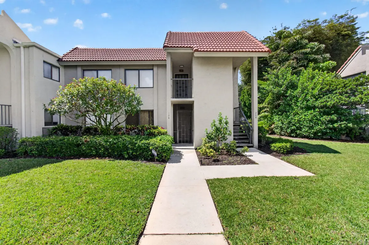3-web-or-mls-DSC_2559 at 5561 Fairway Park Drive 104, Boynton Beach