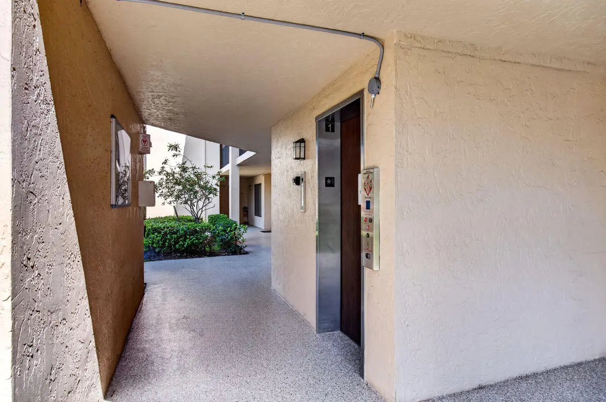 10-web-or-mls-DSC_3123 at 10174 Mangrove Drive 201, Boynton Beach